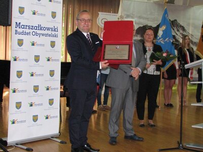 Sztandar dla SP 3 (2)